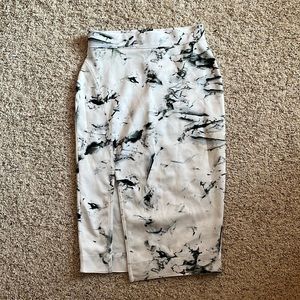 Knee length marble print pencil skirt with split | size M